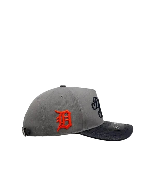 MLB Detroit Tigers Souvenir Pinch Front Strapback